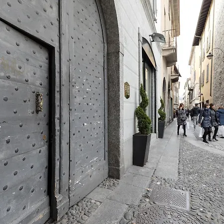 Lo Storico By Holiday Solutions Apartment